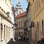 Kodaly Lejlighed